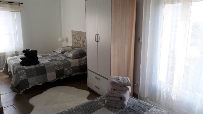 Appartement La Pomme D'Or LʼIsle-sur-la-Sorgue Exteriör bild