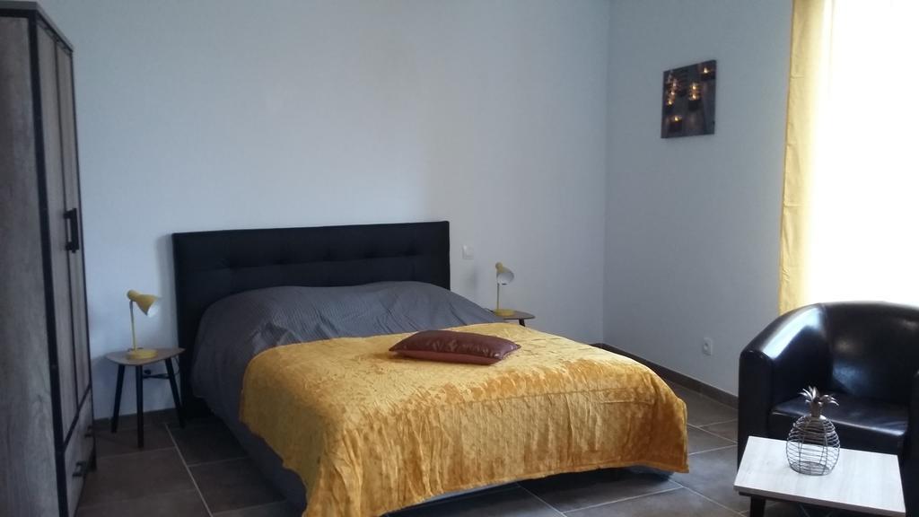 Appartement La Pomme D'Or LʼIsle-sur-la-Sorgue Exteriör bild