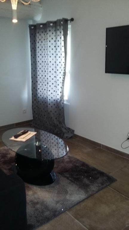 Appartement La Pomme D'Or LʼIsle-sur-la-Sorgue Exteriör bild